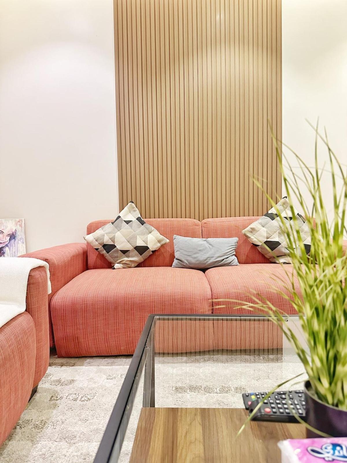 Beautiful With Garden 2b Apartment *